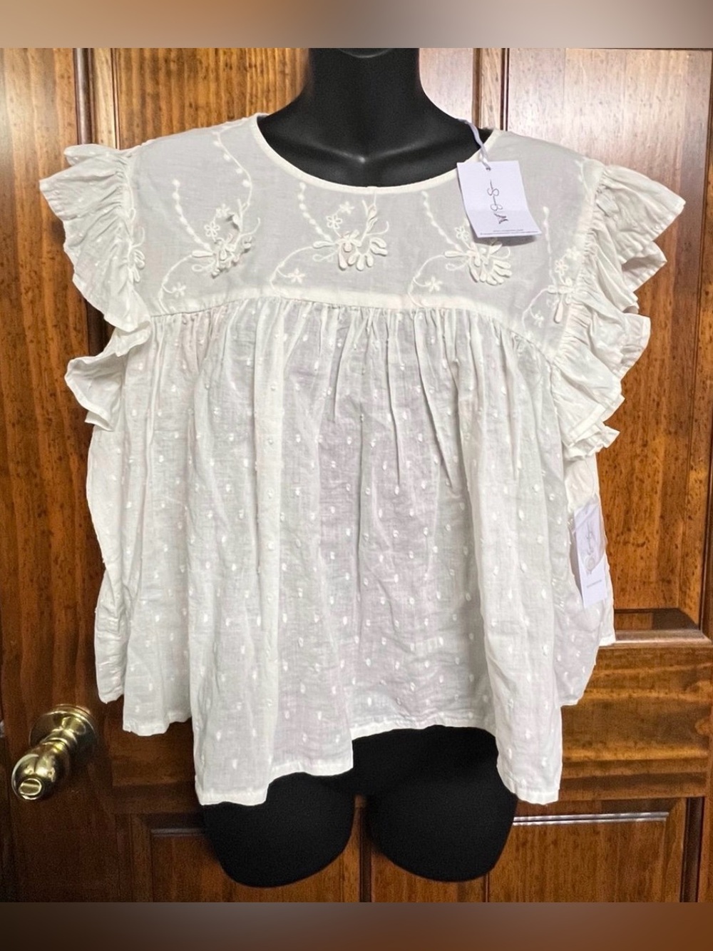 Jessica Simpson Chandler Flutter Sleeve Soft White Flowy Blouse